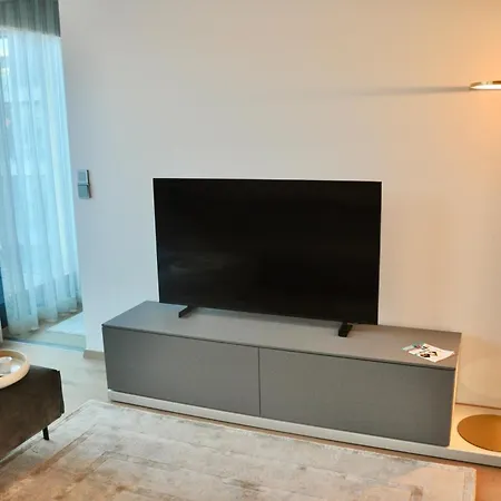 Emerald Luxury 公寓